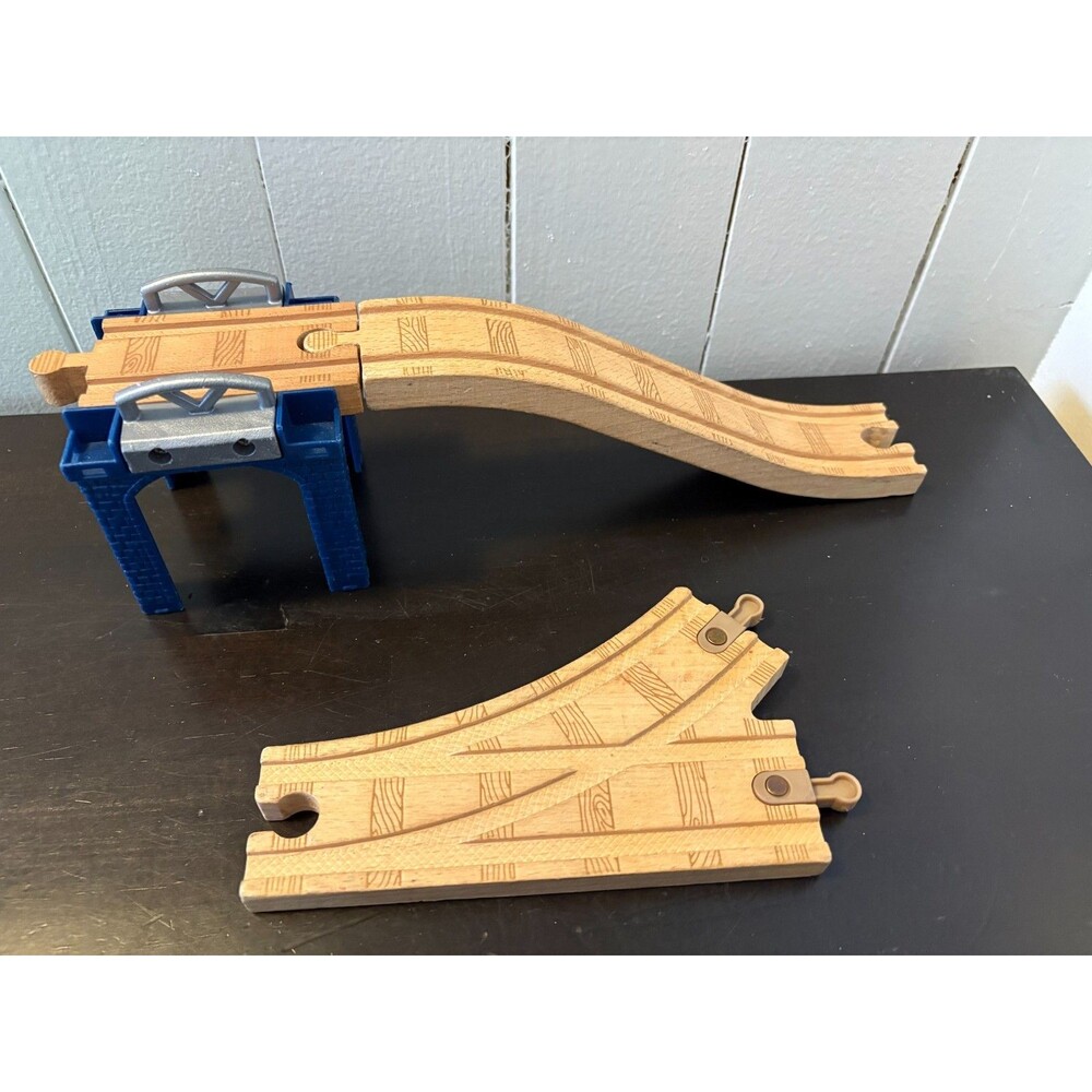 Thomas & Friends Wooden Railway Sodor Stacking Riser Bridge Set of 3